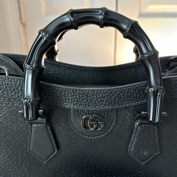 Small Gucci Diana Bag - Rare Black Handles (like new) - Picture 2 of 8
